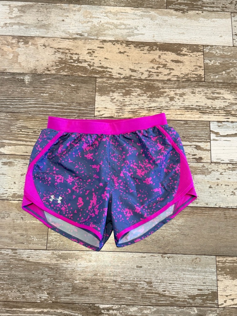 Under Armour Pink Splatter Heat Gear Loose Fit Shorts. Size XS
